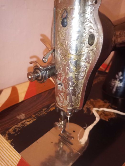 Maquina de costura antiga