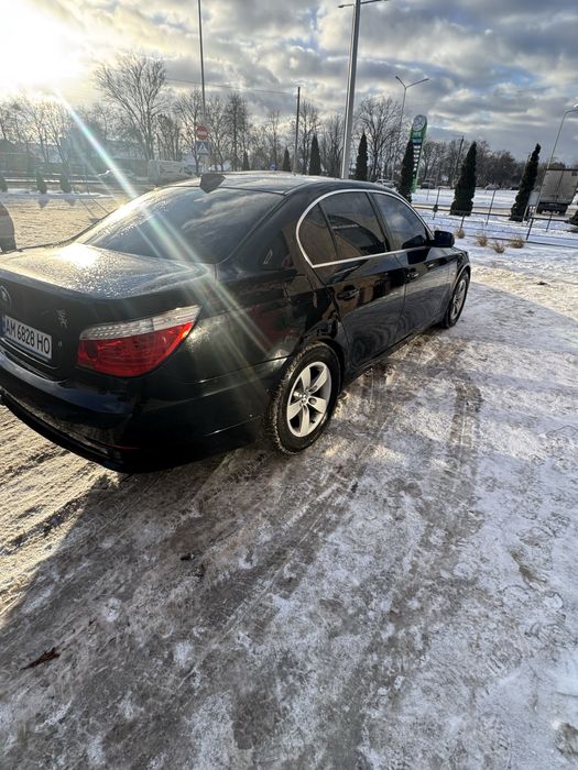 BMW523 2.5 бензін