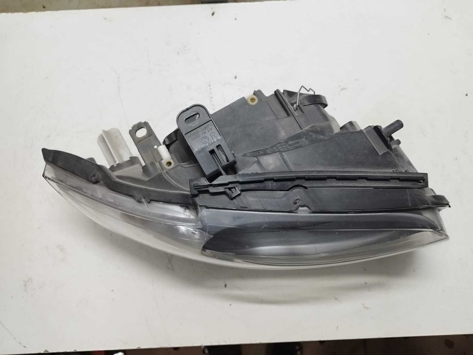 Farol direito BMW 1 (E87)