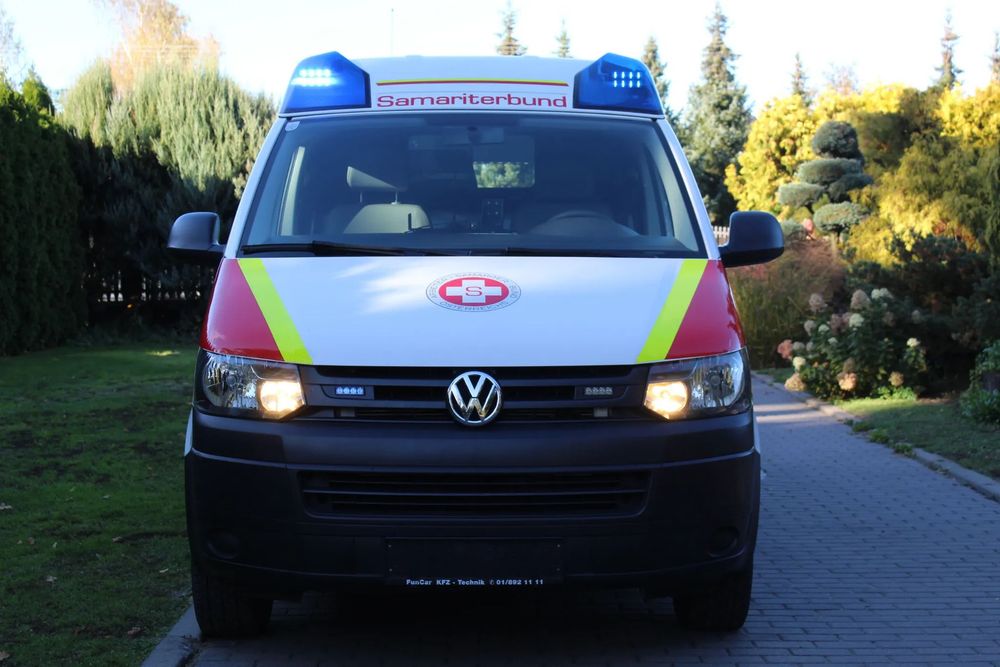 Volkswagen T5  AMBULANS KARETKA