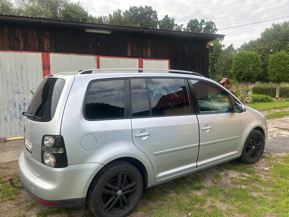 Rodzinny VW Touran 2011