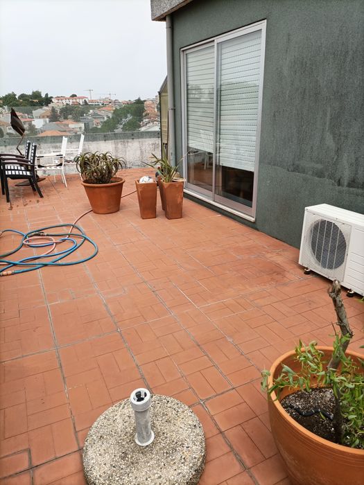 Limpeza de terraços muros passeios e fachadas telhados e caleiras