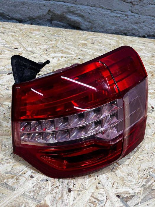 Lampa Tył Prawa Citroen C5 III X7 08r.- Sedan