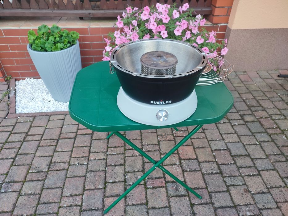 Grill bezdymny kempingowy na brykiet/węgiel