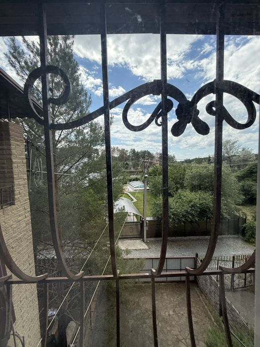 Продам дачу с. Піщанка в лісі