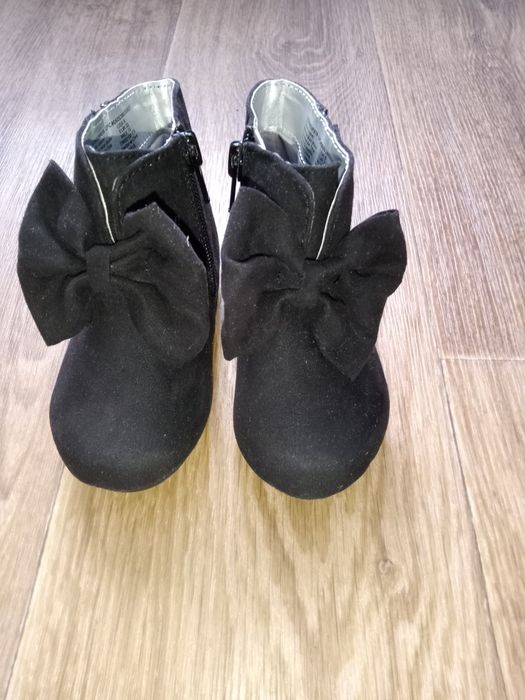 Продам ботинки для девочки