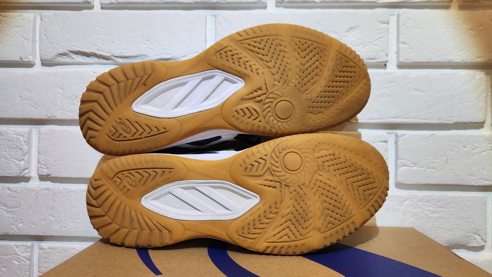 ASICS halówki 1071A104 r. 42.5 – używane, dobry stan