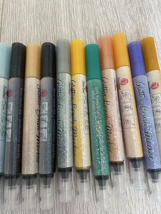 Brokatowe markery pędzelkowe - 24 sztuki.