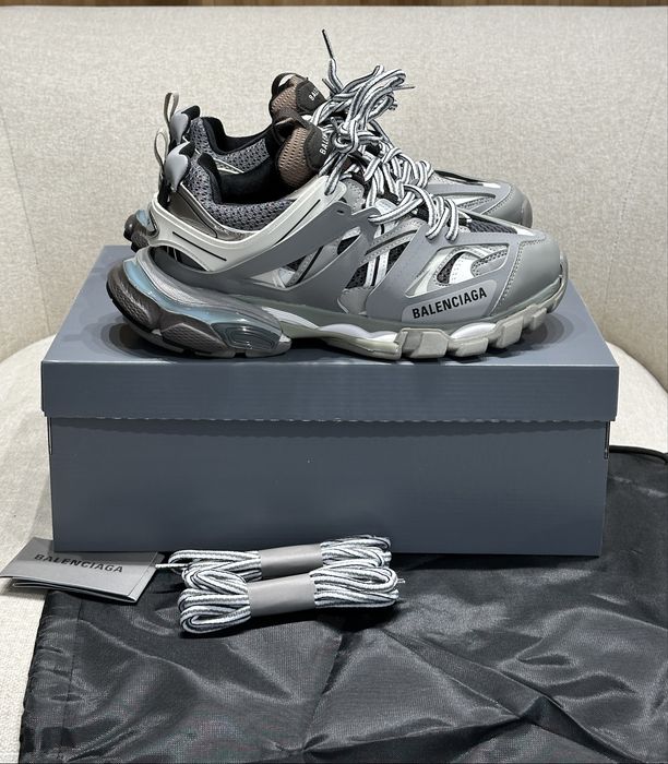 Жіночі кросівки спортивні BALENCIAGA Track 3.0 Triple Grey сірі