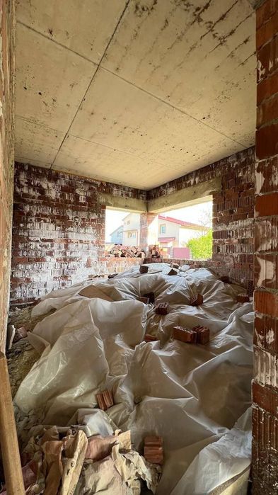 Продаж незавершеного будівництва в смт.Рудне.