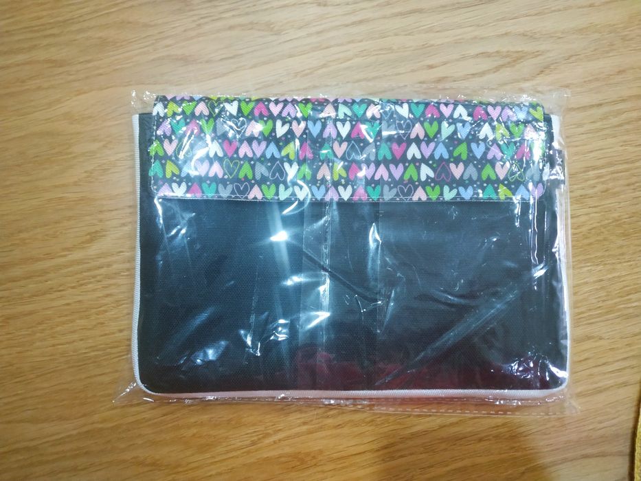 Nowe etui uniwersalne na tablet do 7 cali