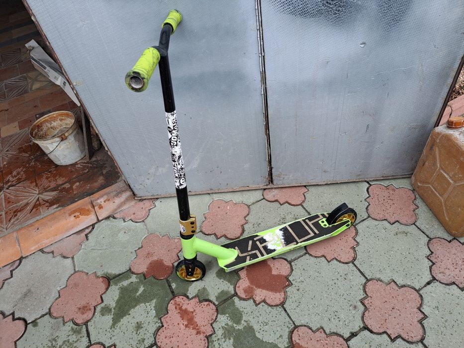 Самокат трюковой