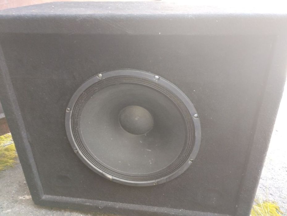 Сабвуфер та Behringer ultrabass bx4500h, 450 watt bass amplifier