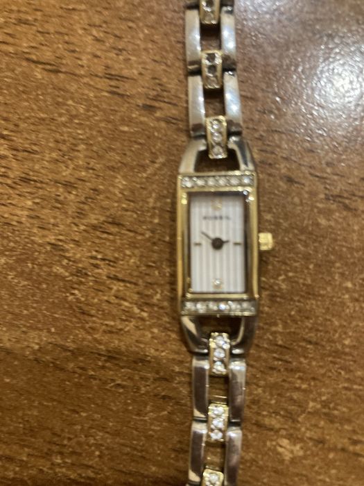 Годиник Fossil зі стразами