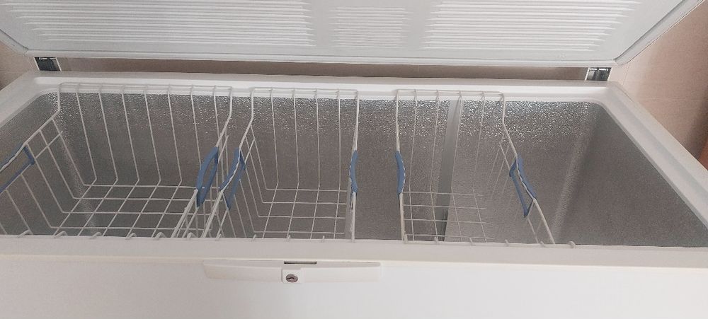 Arca frigorífica WHIRLPOOL em excelente estado