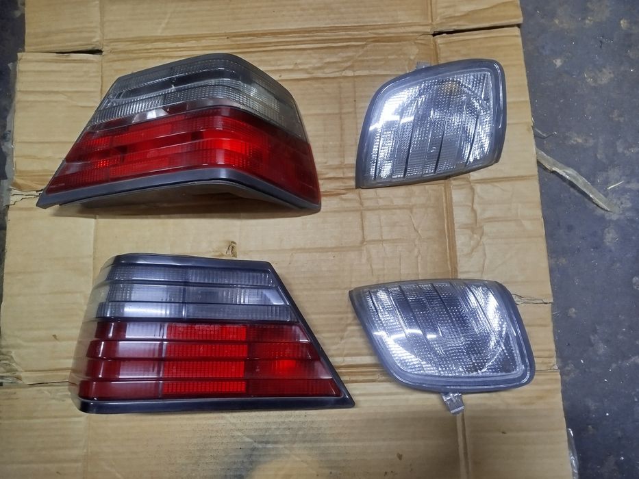 Мерседес Е 124. Стопы+повороты.Цена 100 у.е. за все