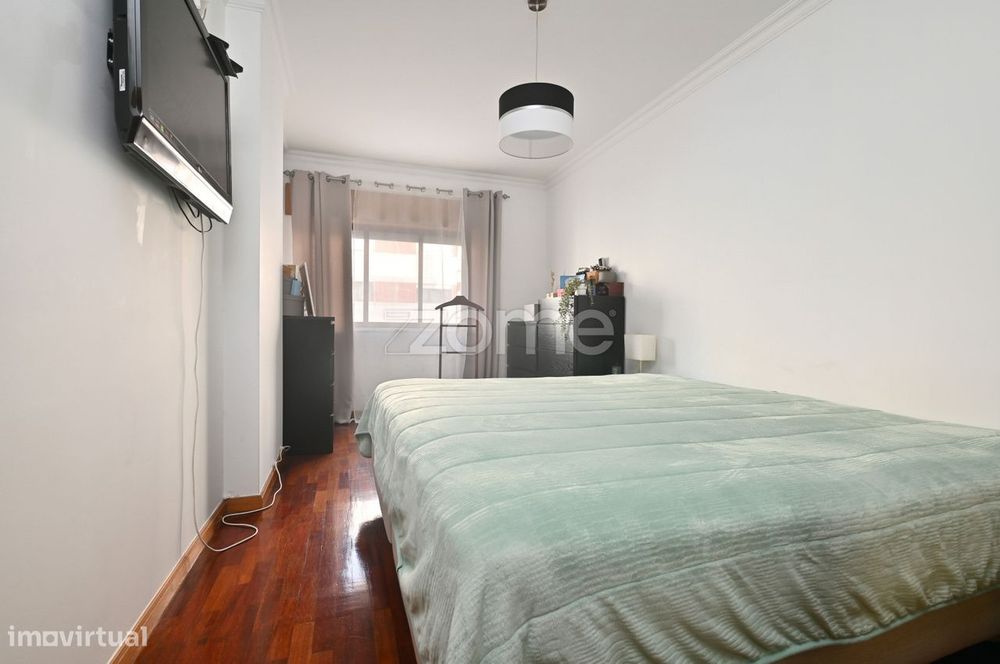 Apartamento T3 com parqueamento | Urbanização da Cavaleira, Algueir...