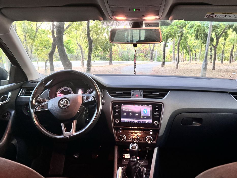 Skoda Octavia 1.6TDI 115 CV Ano 2019 Nacional