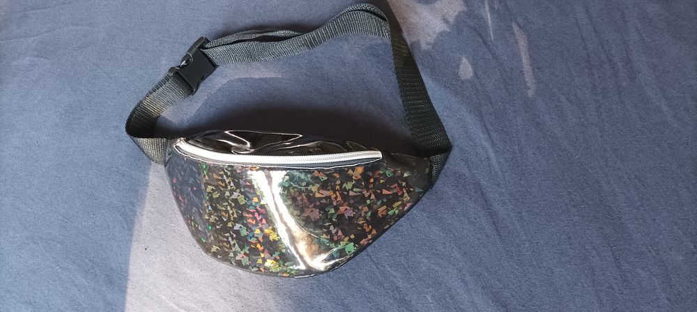Holo holograficzna nerka saszetka torebka mała czarna