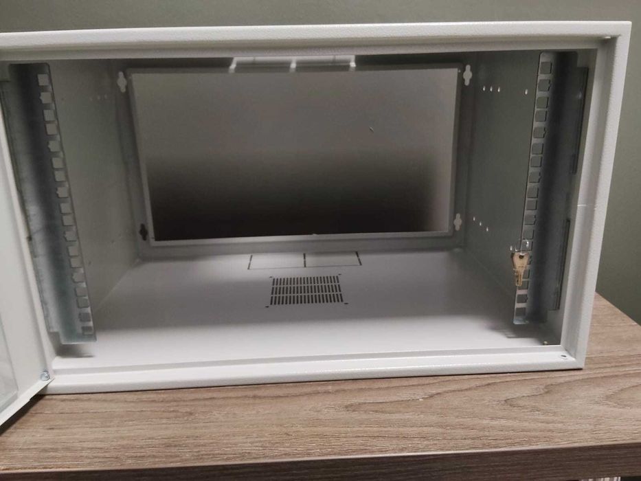 Szafka RACK SZWS-19-6U-40-DS nowa cena 135,00 PLN