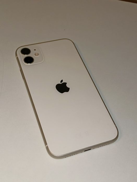 Apple iPhone 11 biały.
