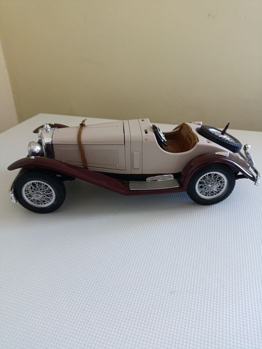 Модель Mercedes Benz SSK 1928, Bburago 1/18.