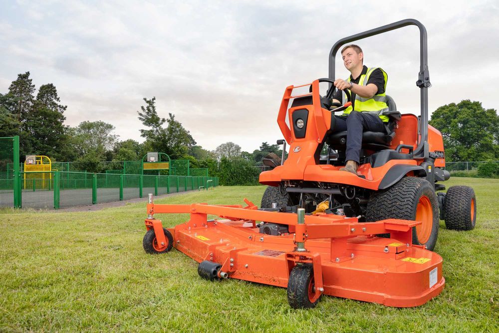 Kubota F391 4WD + deck bijakowy TEG Special 1600 HD – fabrycznie nowa!
