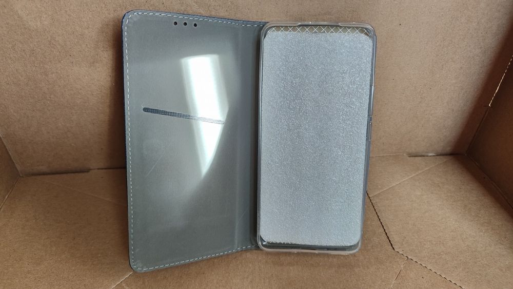 Etui na telefon 15,5x 7 cm realme