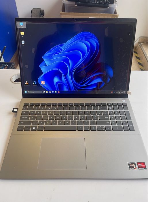 Laptop Dell Vostro 5625-Ryzen 5|12GB RAM|256GB NVMe| Win 11 | Stan bdb