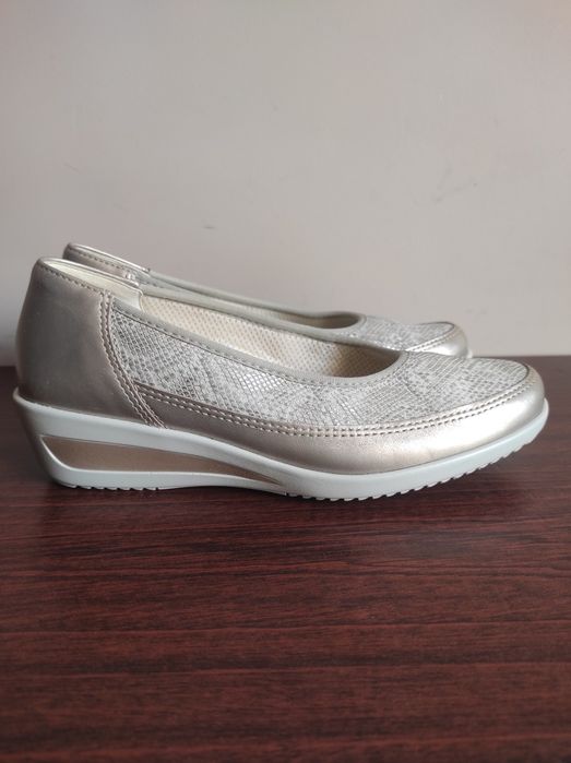 Buty ara rozmiar 36,5 baleriny na koturnie półbuty szeroka stopa skóra