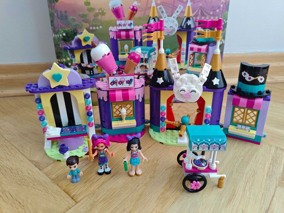 Klocki LEGO Friends 41687 Magiczne stoiska w wesołym miasteczku