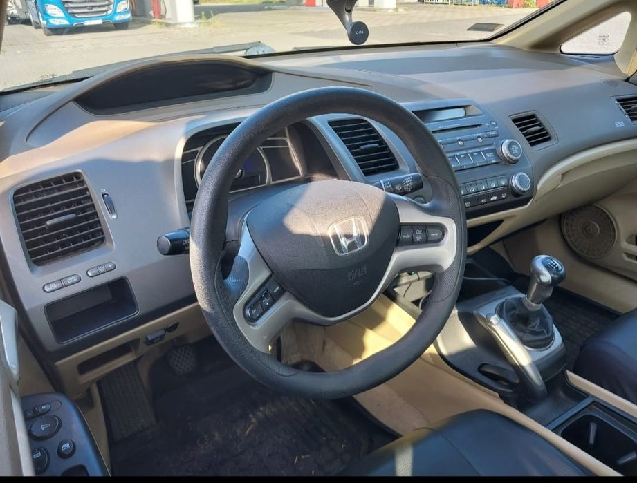 Honda Civic 1.8 do 2.08.2026 oferta specjalna 12000pln