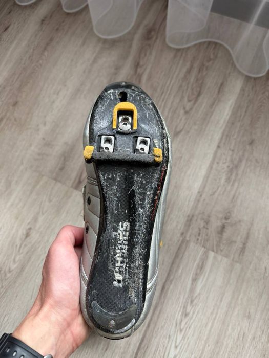 Велокросівки Shimano оригінал карбон 45/28.5 см