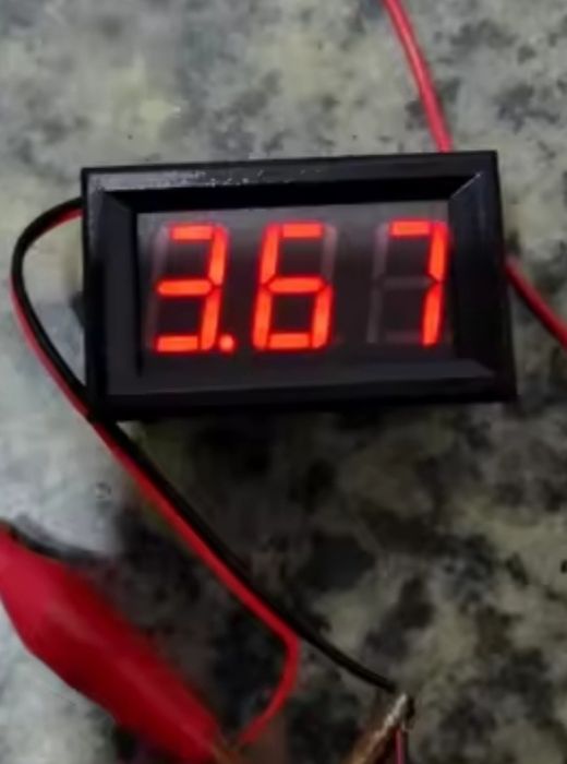 Voltímetro Digital 12 Vlts - Red Color - Envio Grátis em 48 Horas