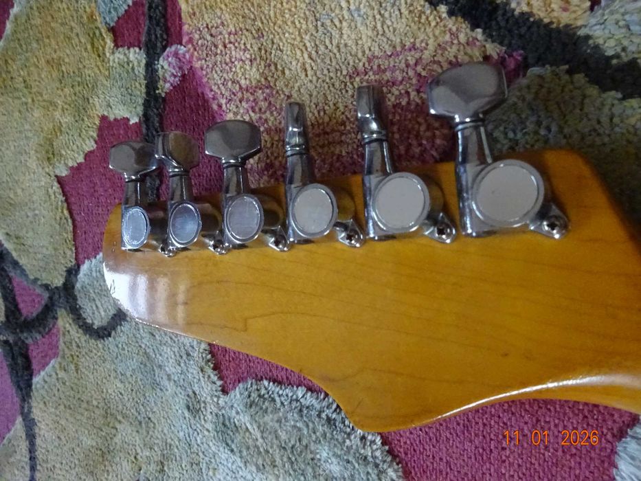 Gitara Ibanez Studio/Blazer SB70 z 1982 roku, japońska.