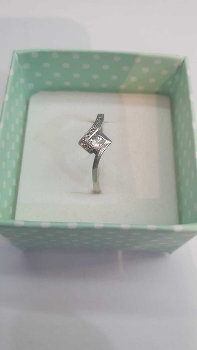 Pierścionek złoty 14 k /585/1,58 g. R 14 - Madej Gorlice Mickiewicza -