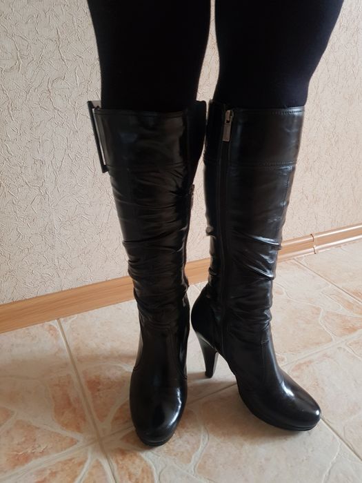 Кожаные женские сапоги