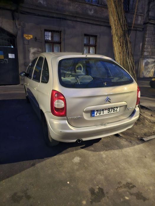 Citroen xasara picasso 1.8 бензин 2002