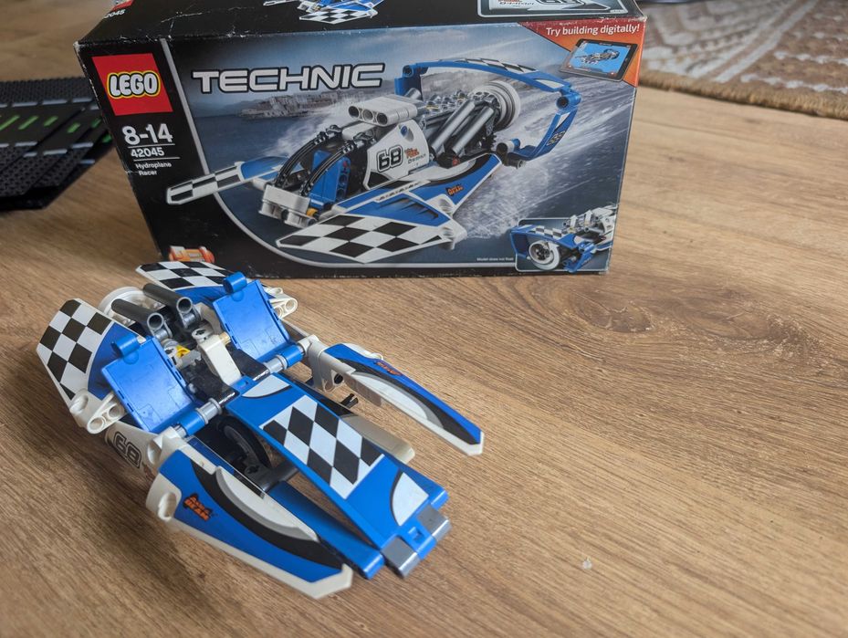 LEGO 42045 Technic Wyścigowy wodolot