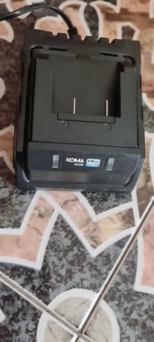 Carregador baterias Koma