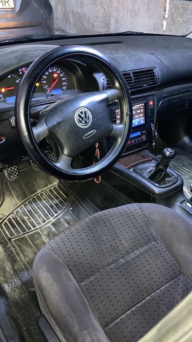 Volkswagen Passat 1.9 TDI 1998 para peças ou reparação