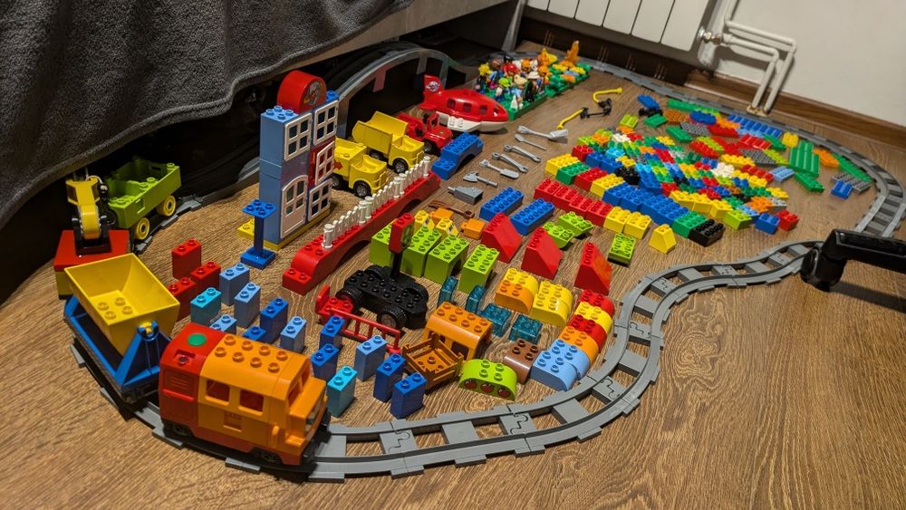 LEGO duplo-duży zestaw z kilkoma modelami