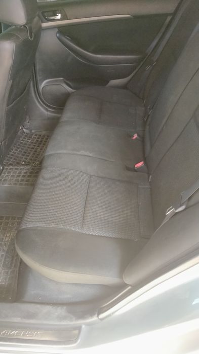 Сидіння Авенсіс 2 покоління універсал