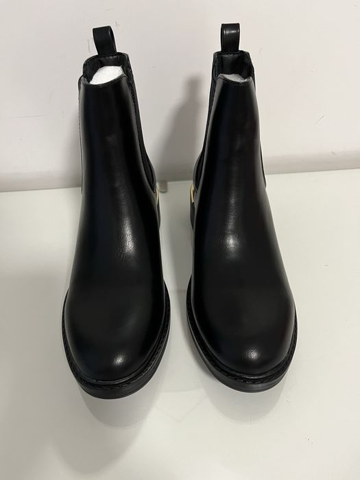 Czarne eleganckie botki.