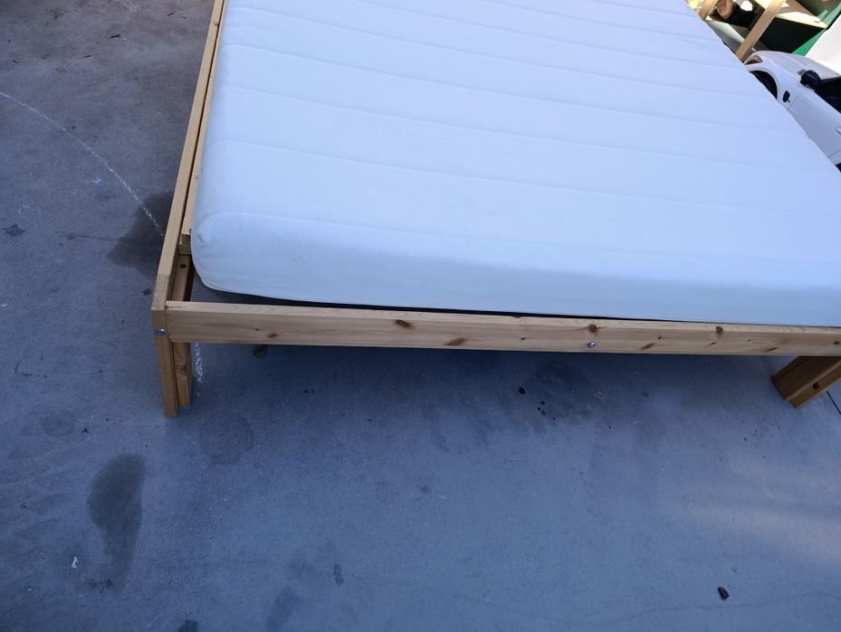 Cama casal IKEA, colhao