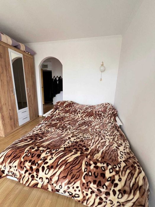 2-кімнатна з ремонтом, меблями і технікою — заїжджай і живи