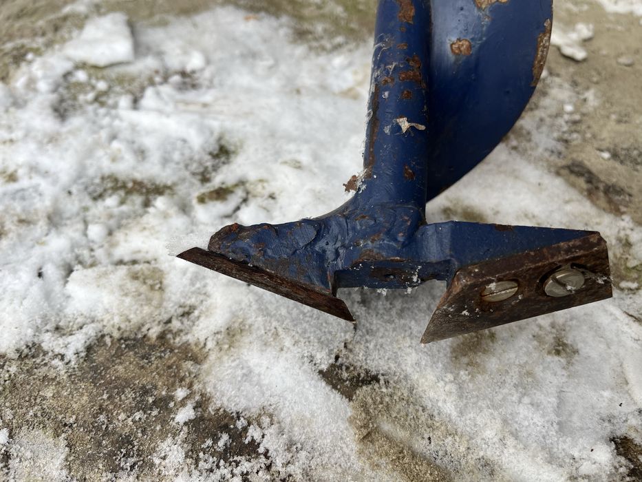 Комплект зимової риболовлі Рибацький ящик, пешня, льодобур, мотильниця