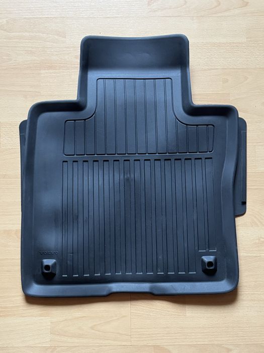 Dywaniki gumowe Volvo XC60 II gen 18-26 komplet org ASO