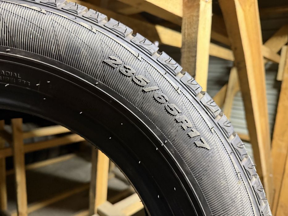 Шини літо як нові 235/65R17 NEXEN HTX RH5 23рік 2шт 8мм