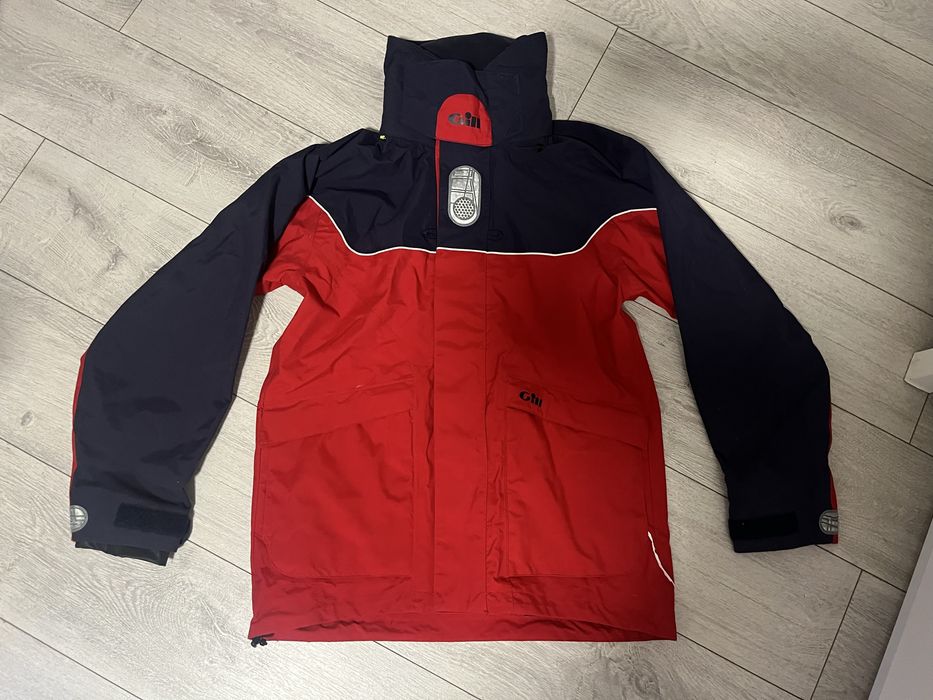 Męska kurtka żeglarska GILL czerwona z kapturem, wodoodporna,rozmiar S